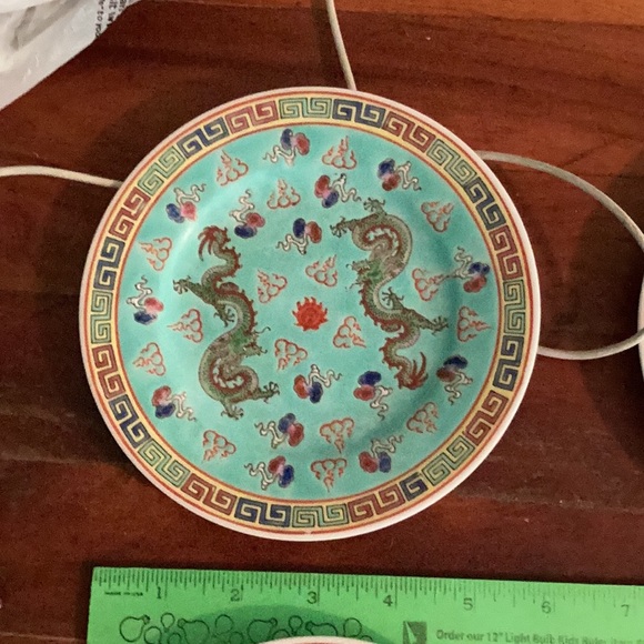 🐉 CHINESE DRAGONS FAMILLE LOTUS Vintage  6 1/4” STAMPED Made 06 China  1 of 2 - Picture 4 of 16